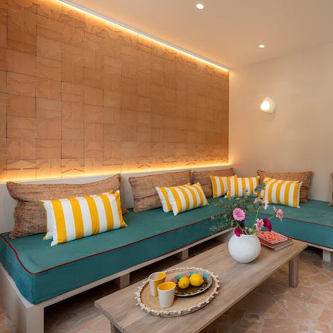 Unwind in this Riviera-style Parisian home