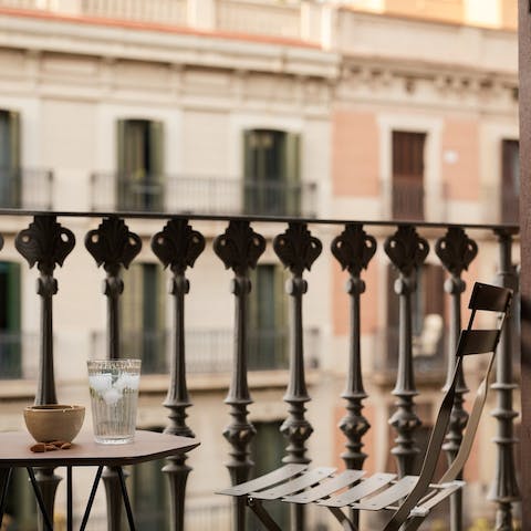 Watch the city wake up