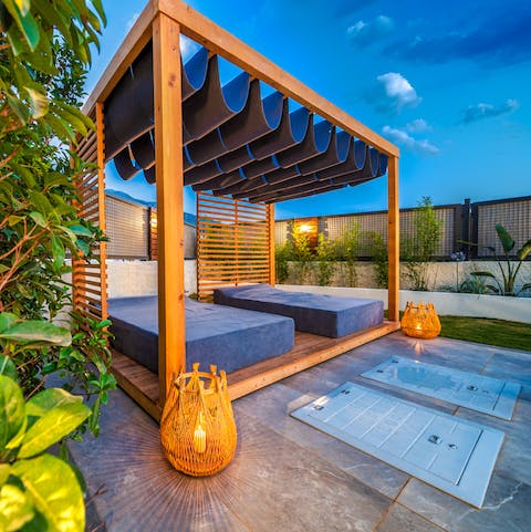 Lie back on the daybed and tan in ultimate style and comfort