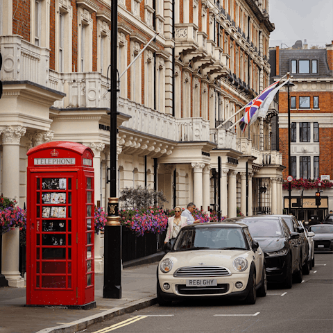 Explore Mayfair's boutique shops and fine-dining restaurants