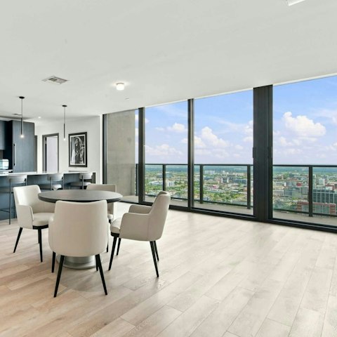 Look out over the city as you dine