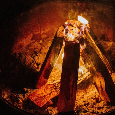 When night falls, sit around the fire pit and take advantage of the dark countryside skies with some stargazing