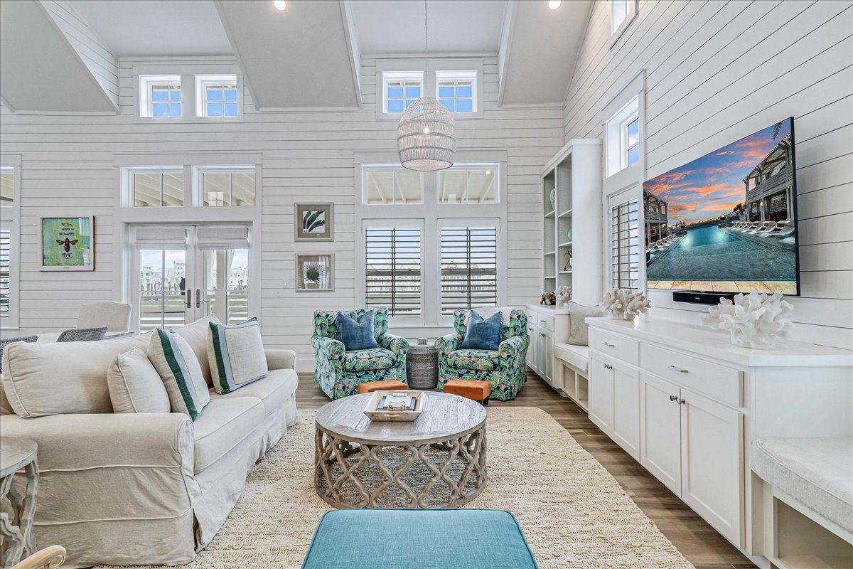 Lakeside & Shoreline