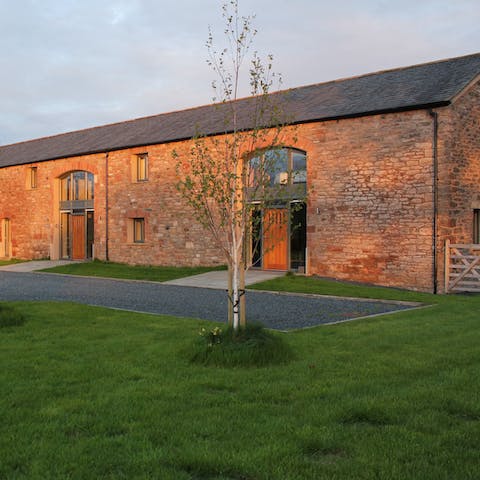 Spread yourselves across two separate units, granting plenty of privacy