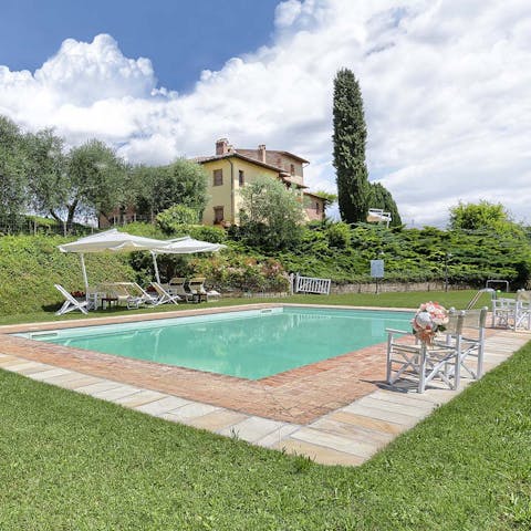 This home is ideal for large groups, with plenty of space for everyone to spread out and relax.