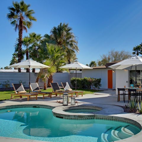 Cool off from the Californian sun in the picture-perfect pool