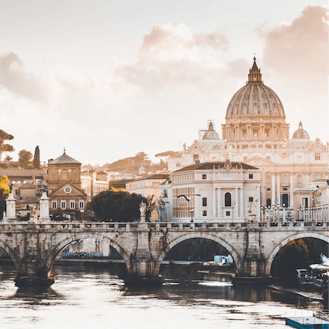 Step outside and soak in the beautiful sights as you wander to the Vatican City – only ten–minutes away