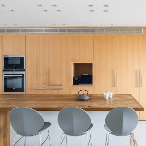 Start your morning with a fresh coffee at the breakfast bar