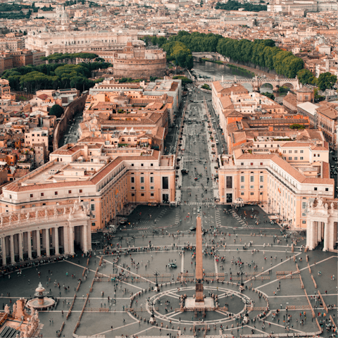 Walk to the Vatican Museums in ten minutes