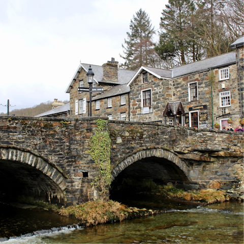 Explore the Cotswolds, including the market town of Winchcombe