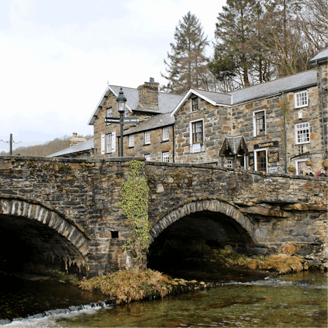 Explore the Cotswolds, including the market town of Winchcombe