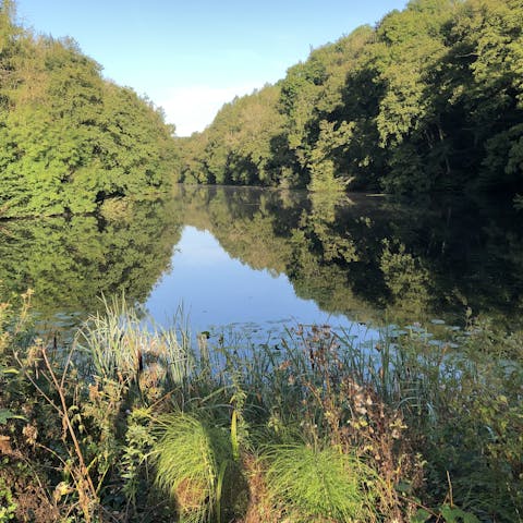Stay beside lake-dotted parkland, owned by the National Trust