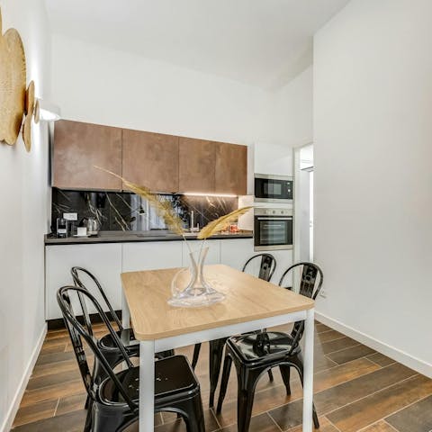 Gather for breakfast at the kitchen table before a day of sightseeing