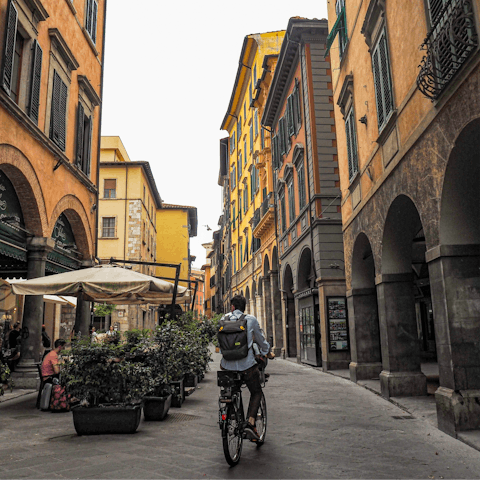 Wind your way through the historic streets to a local bar