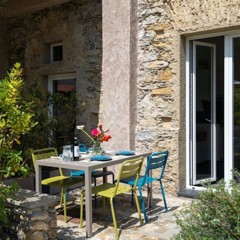 Dine alfresco in the shared garden and patio
