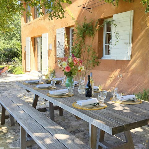 Meet on the terrace to share memorable meals