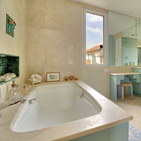 Unwind in the bathtub after a day of discovering Biarritz
