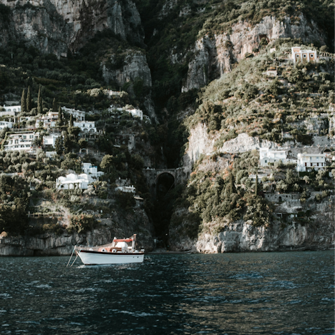 Enjoy local life in pretty Praiano