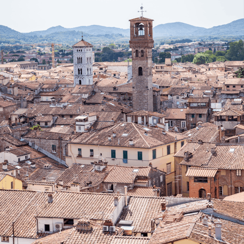 Discover the charms of historic Lucca – it's a ten-minute drive