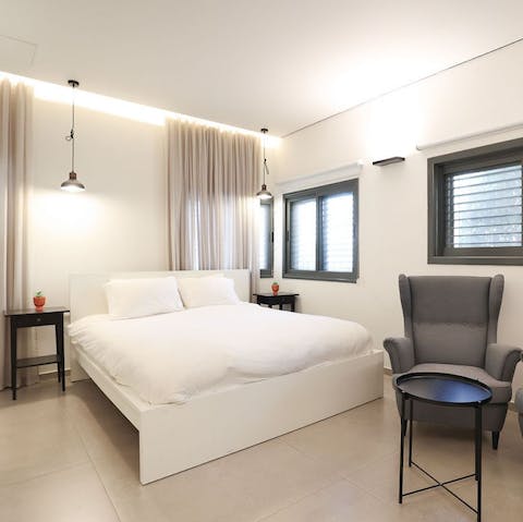 Snuggle down for a cosy sleep, ready for another day of Tel Aviv sightseeing