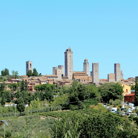 Explore the mediaeval hilltop town of San Gimignano