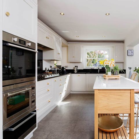 Make the most of the contemporarily designed kitchen and cook hearty breakfasts