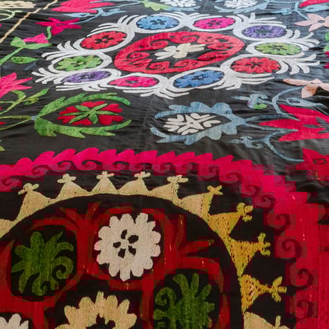 The collection of embroidered quilts