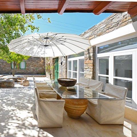 Light the barbecue and enjoy an alfresco meal in the quaint courtyard