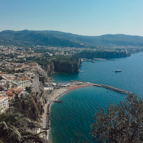 Head to nearby Peter's Beach for a relaxing afternoon in the sun
