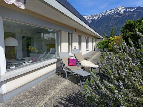 Enjoy a little sunbathing surrounded by Swiss peaks