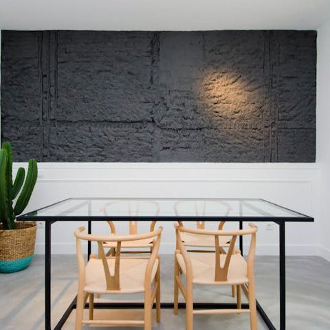 Swap anecdotes and share dishes around the dining table