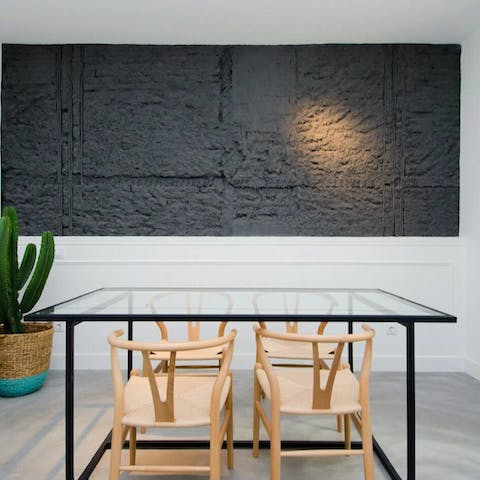 Swap anecdotes and share dishes around the dining table