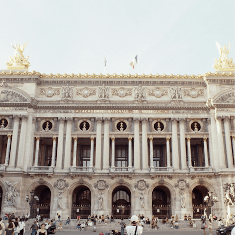 Stay in the heart of Paris, ten minutes from the Palais Garnier