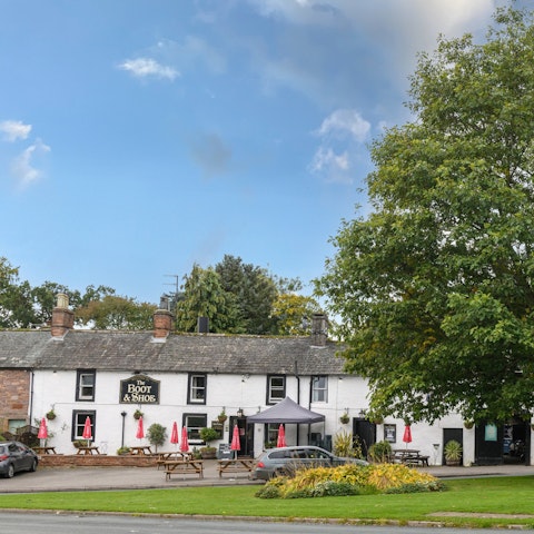 Slow down and enjoy a taste of quintessential English village life