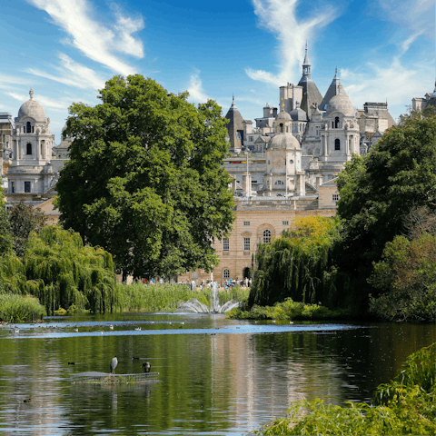 Head fifteen minutes south to the sprawling Hyde Park