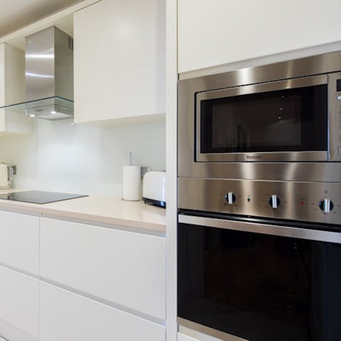 Sleek & modern kitchen