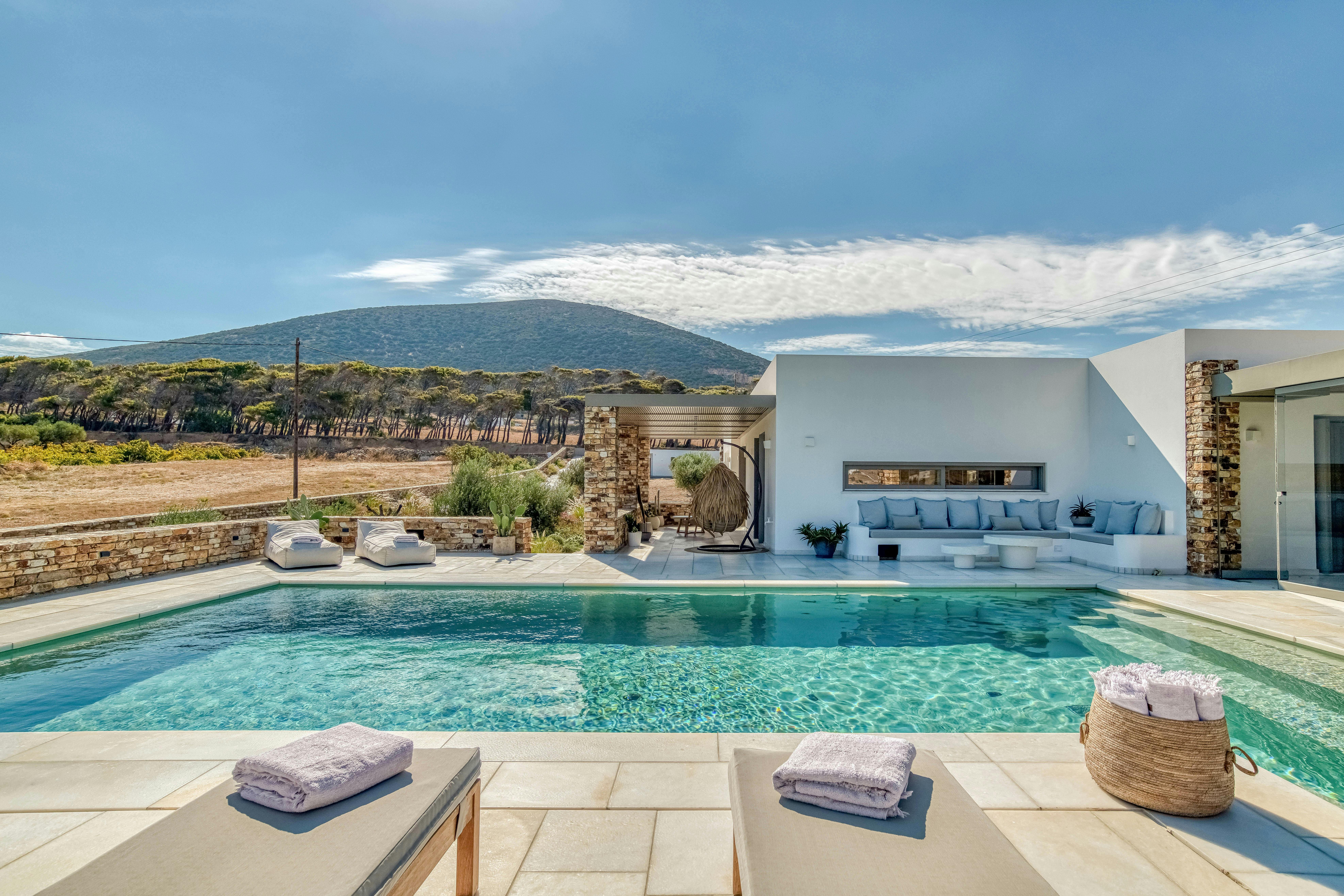 Greek Luminosity