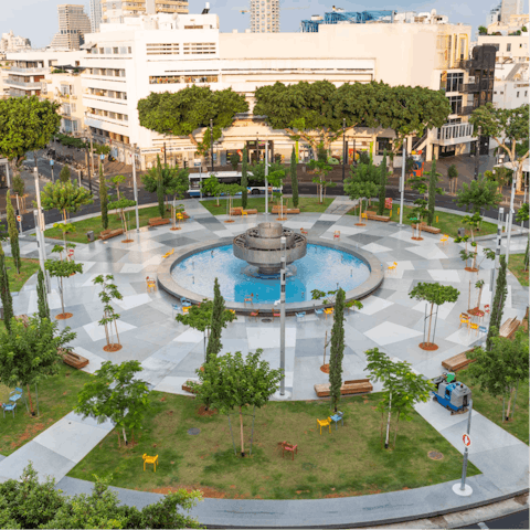 Try out the bars that cluster around Dizengoff Square, a five-minute walk away