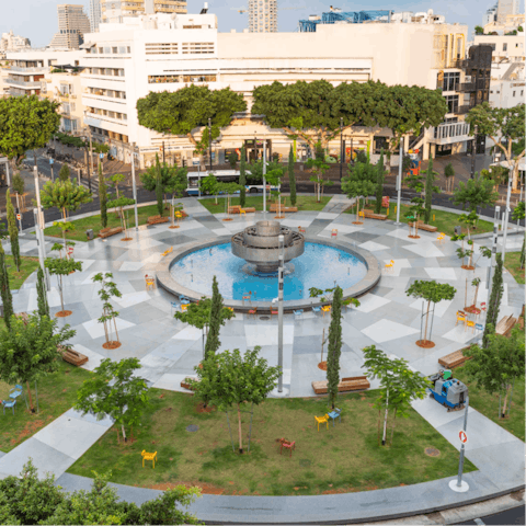 Try out the bars that cluster around Dizengoff Square, a five-minute walk away