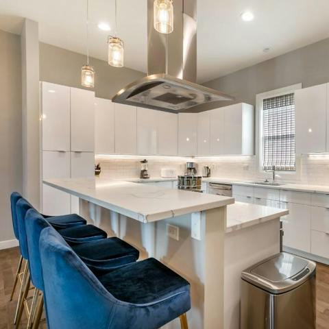 Rustle up some much needed breakfast in your pristine kitchen before taking New Orleans by storm