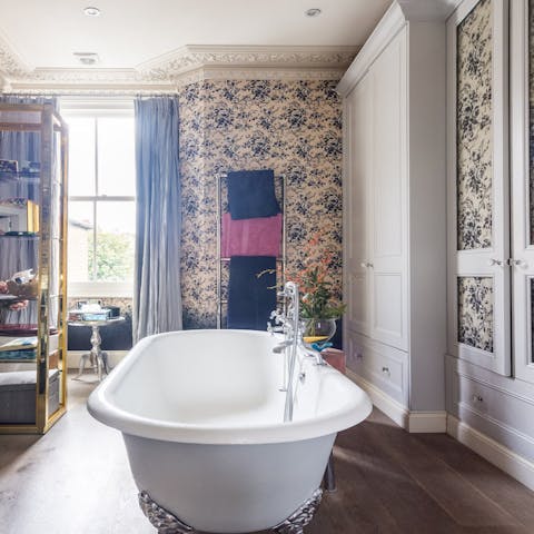 Rolltop tub in master ensuite