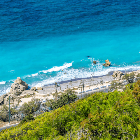 Stay just steps away from the town centre of Lindos and its fabulous beach