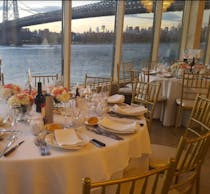 Splash out on a romantic dinner with panoramic views of the sunset over Manhattan at Giando on the Water