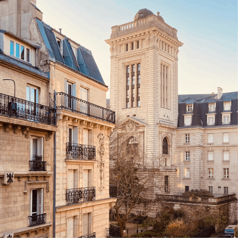 Stay in Saint-Germain des Prés, surrounded by boutiques and cafes