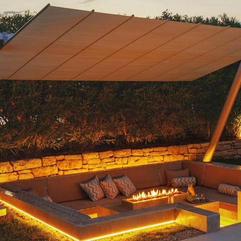 Gather round for the fire pit for conversation beneath the stars