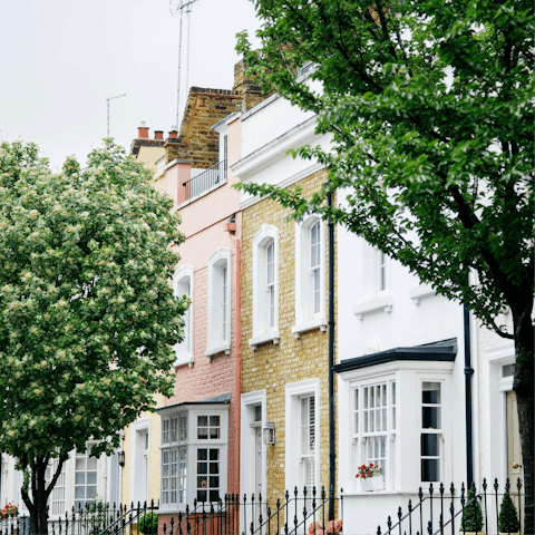 Explore Chelsea on foot, home to high-end shops and eateries