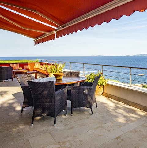 Enjoy lunch alfresco