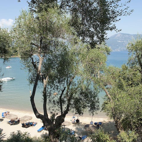 Make the most of your direct access onto the sandy beach below