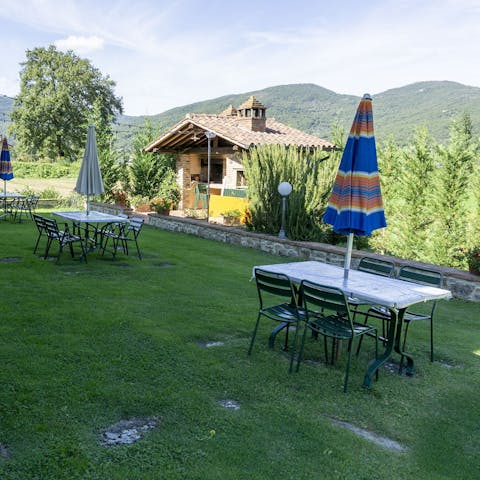 Bring out bowls of fresh pasta and wine to enjoy alfresco