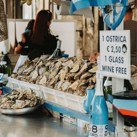 Visit the famous Ortigia market, only 300 meters away